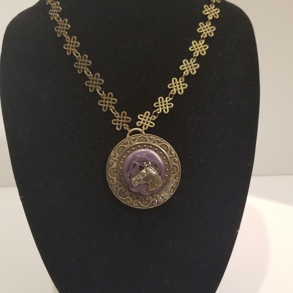 Ladies necklace - Picture 1 of 1